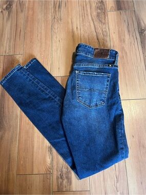 Lucky Brand women’s  Dark Blue Slim Straight Jeans